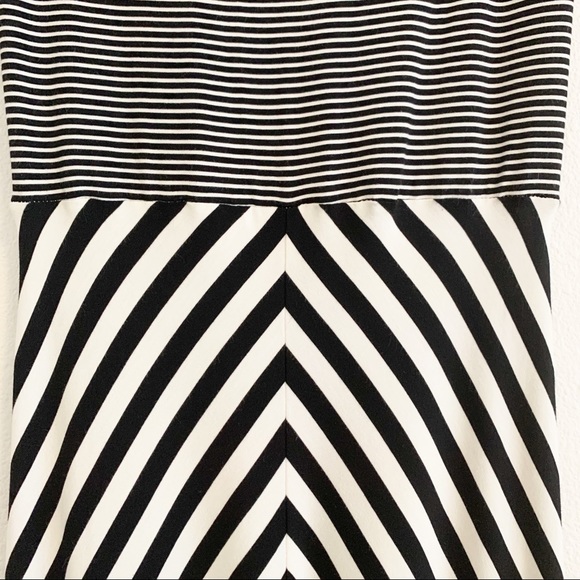 Felicity and Coco Black and White Striped Maxi Size S - Picture 4 of 12